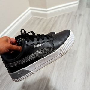 Puma Size 6 Black Sneakers